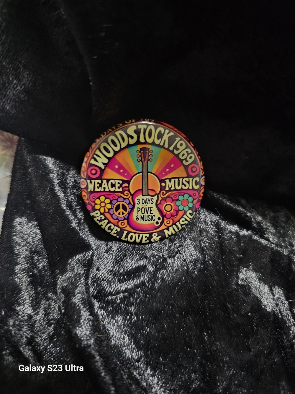 Woodstock 1969 Peace, Love & Music Round Brooch - Multicolor